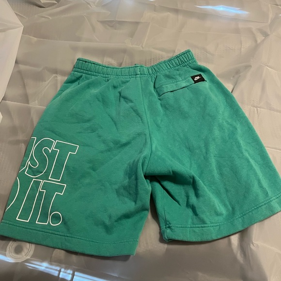 Nike shorts - Picture 2 of 5